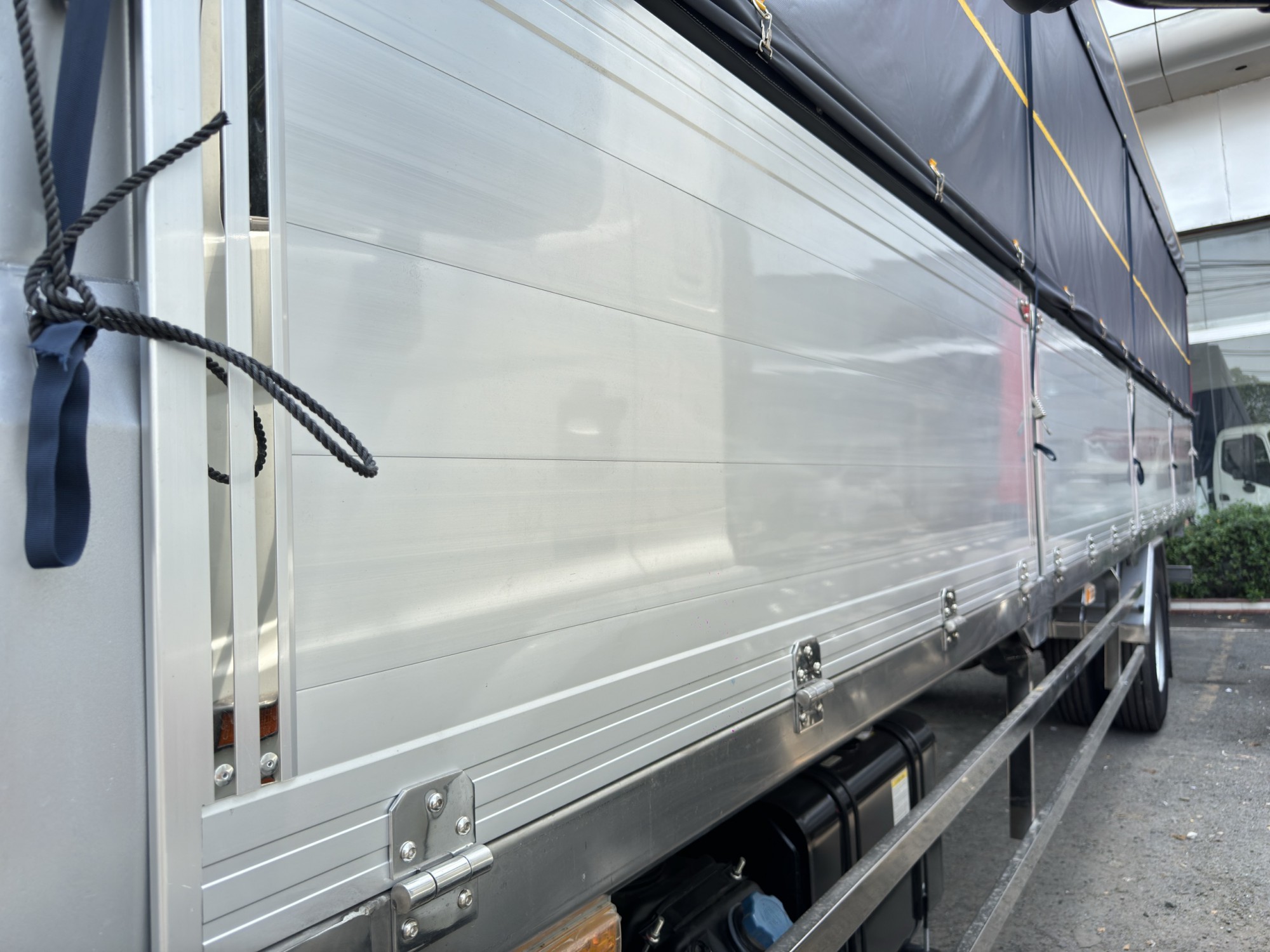 Thùng Mui Bạt Tải 9,2 TẤN FG8JP8A