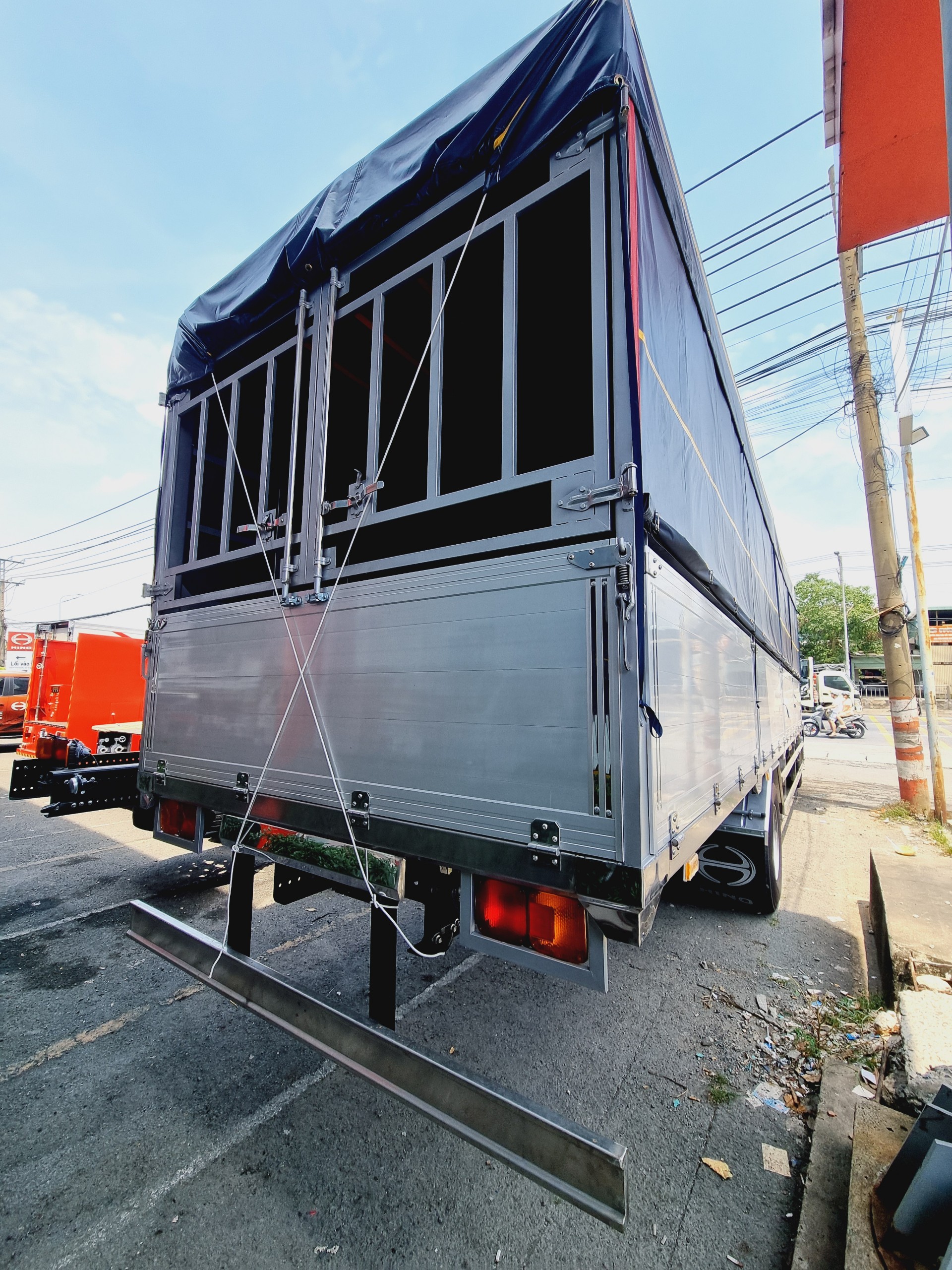 Thùng Mui Bạt Tải 9,2 TẤN FG8JP8A