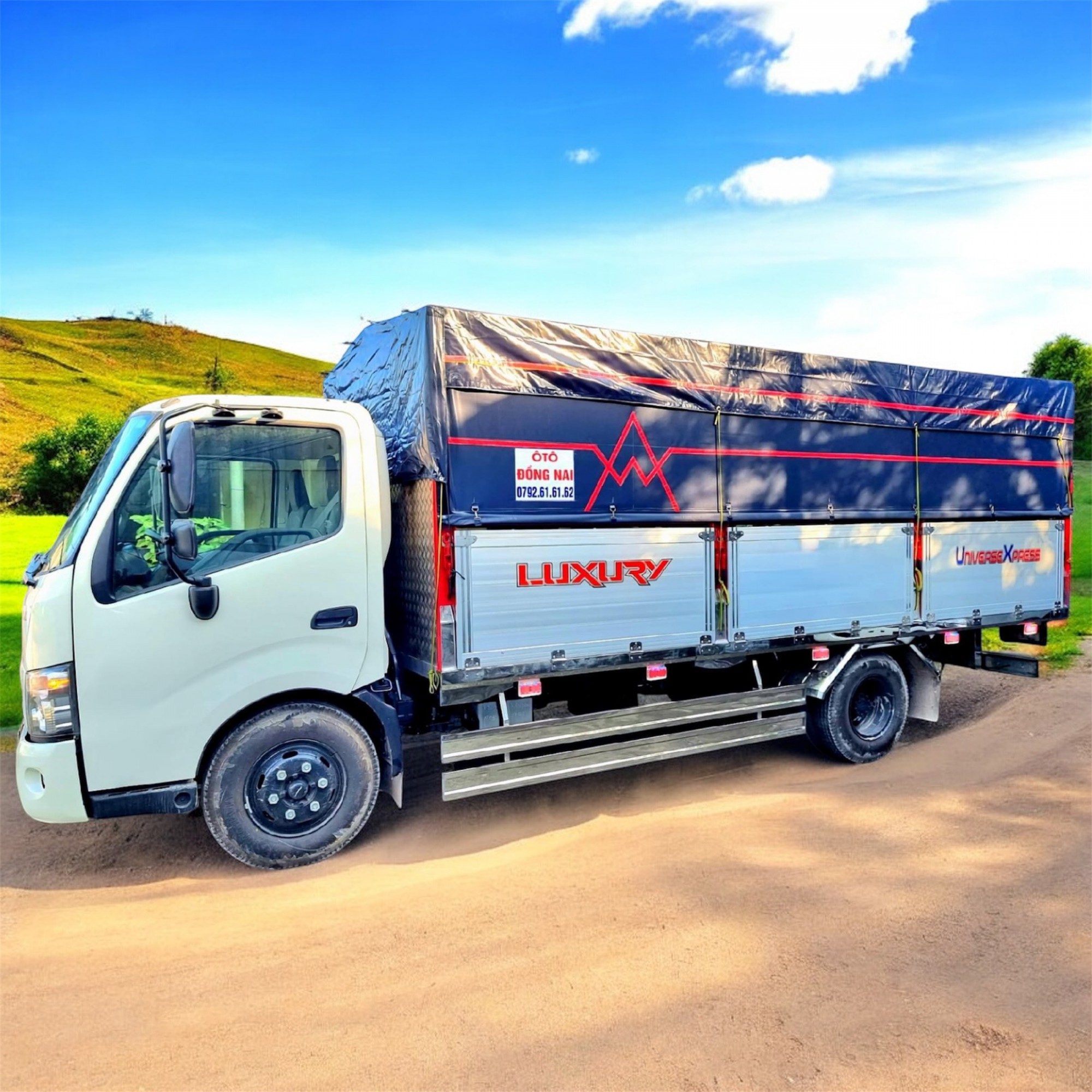 Thùng mui bạt 3,5 tấn XZU720L