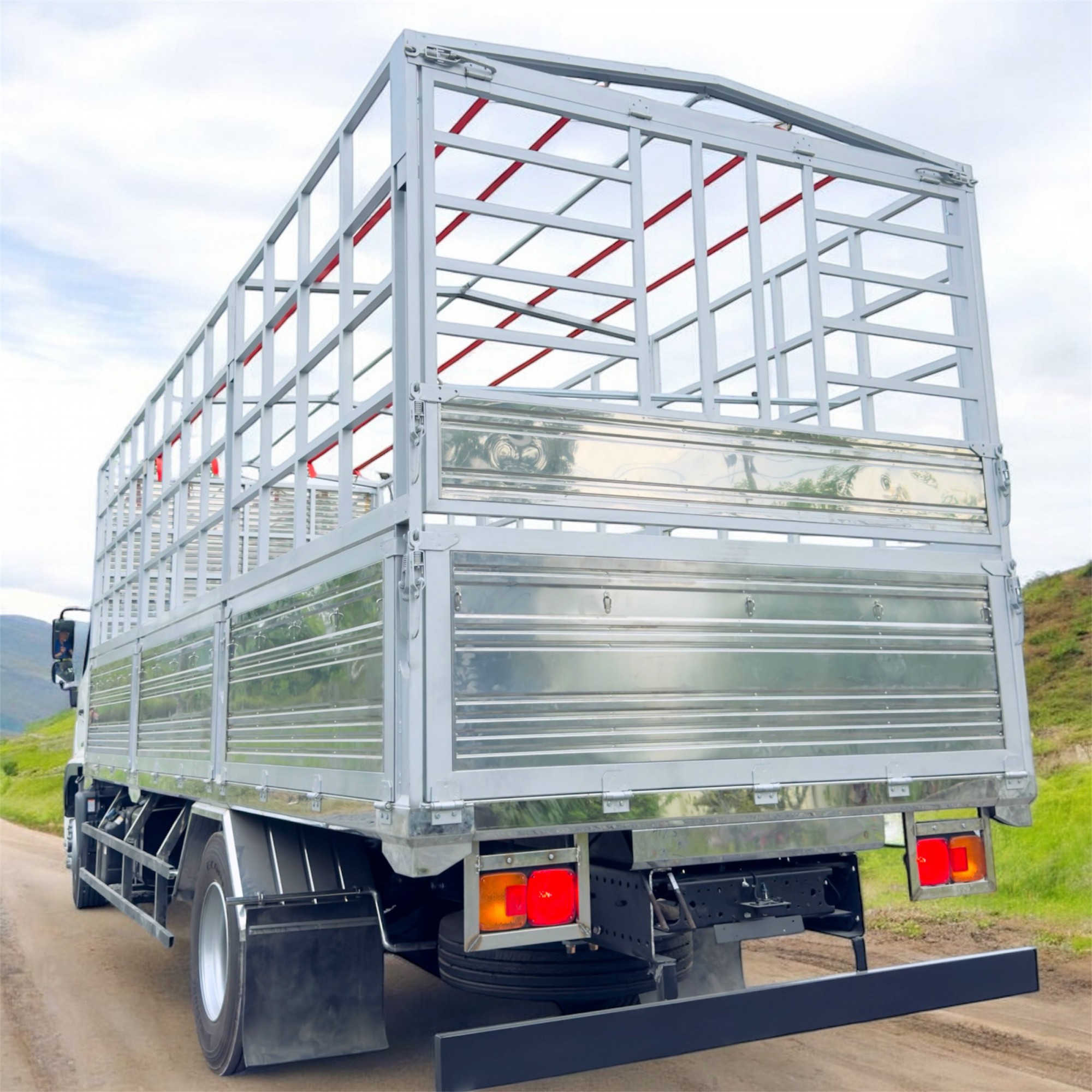 Thùng Mui Bạt Tải 9,2 TẤN FG8JP8A