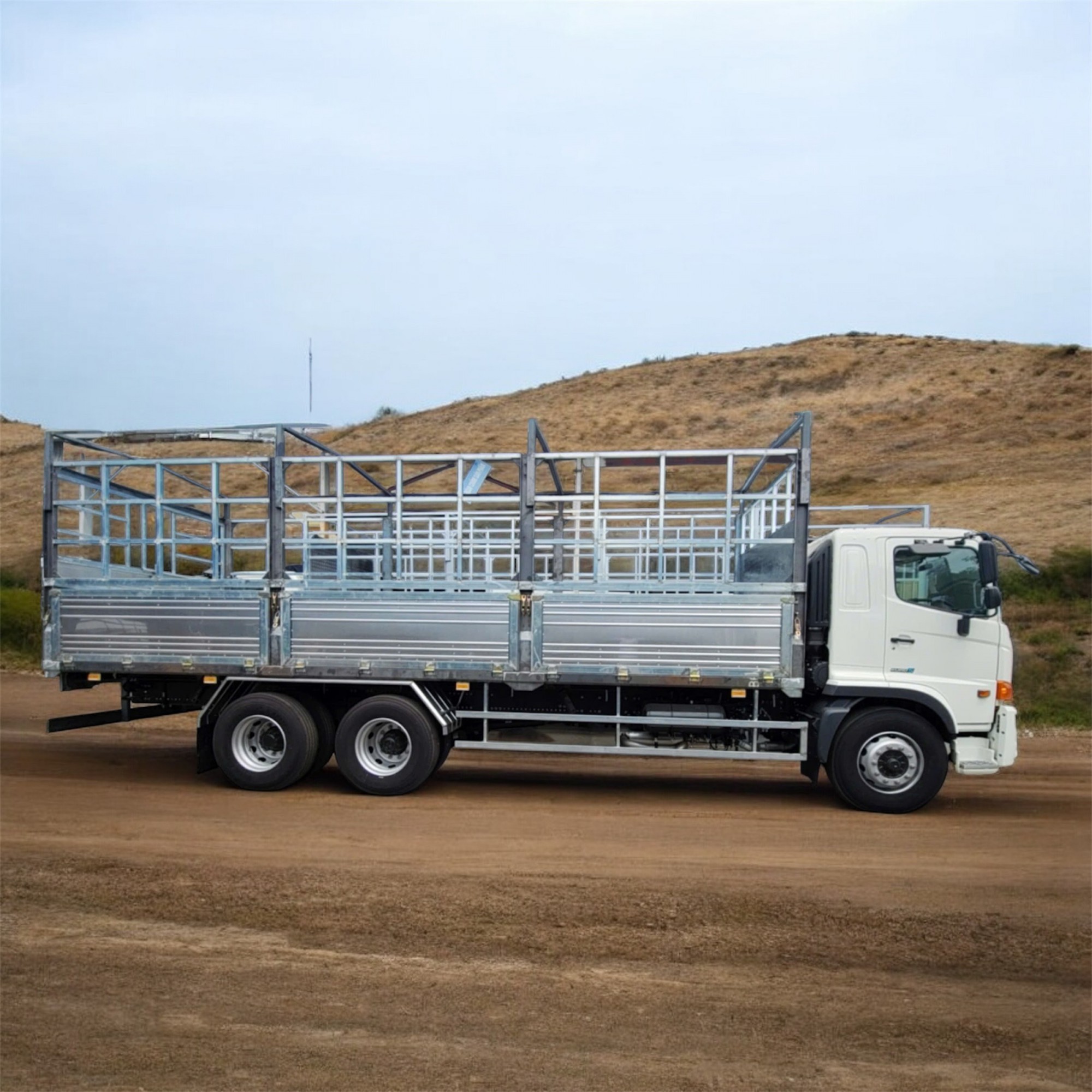 Thùng Mui Bạt Tải 9,2 TẤN FG8JP8A