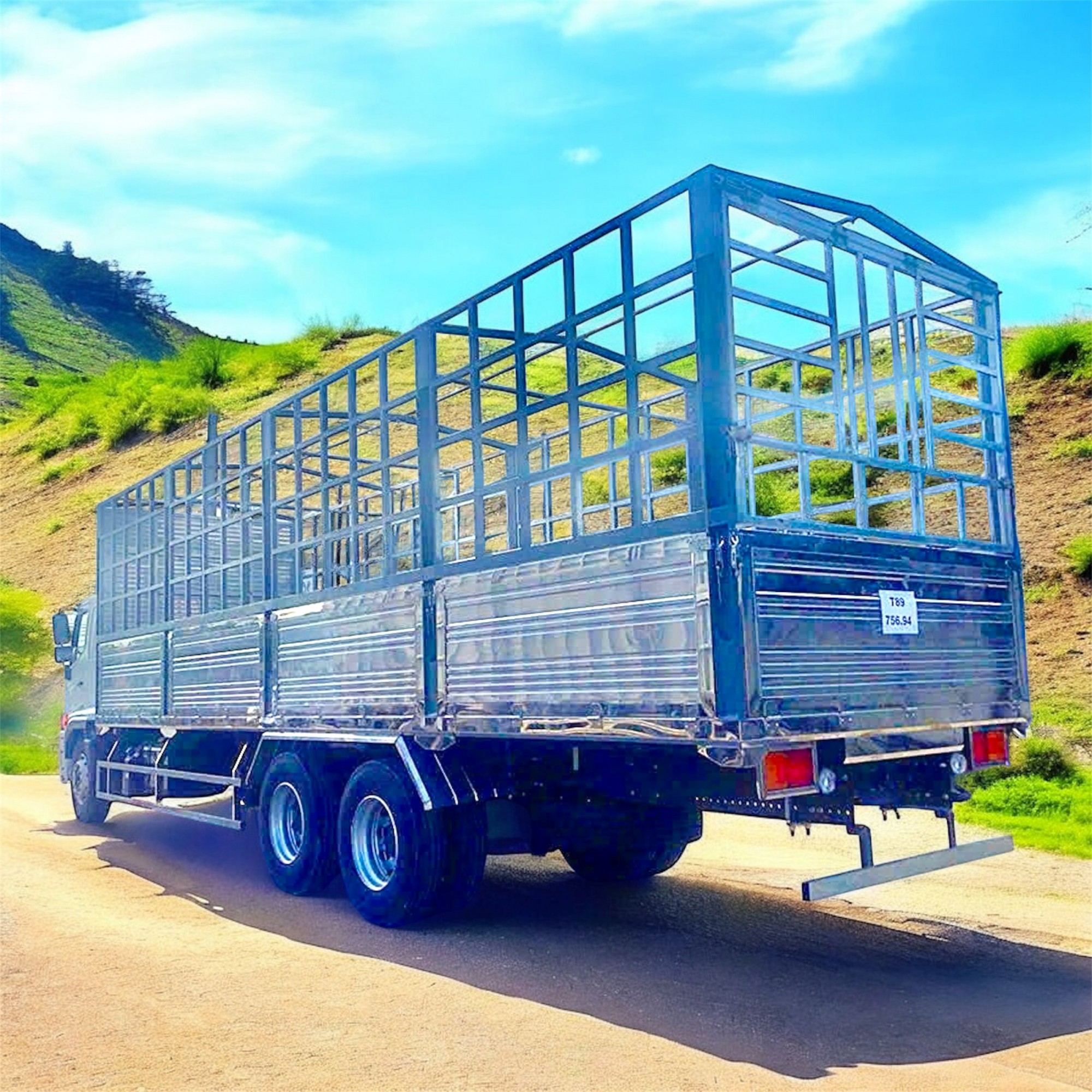 Thùng Mui Bạt Tải 9,2 TẤN FG8JP8A